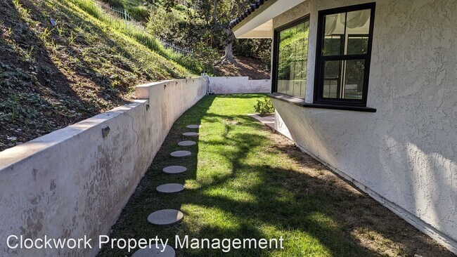 Foto del edificio - 4 br, 2 bath House - 16416 Valley Springs Rd