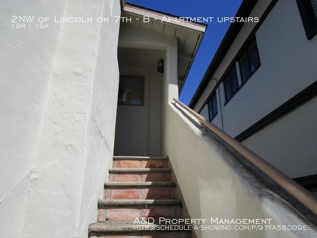 Building Photo - Charming 1 bedroom downtown Carmel-by-the-Sea