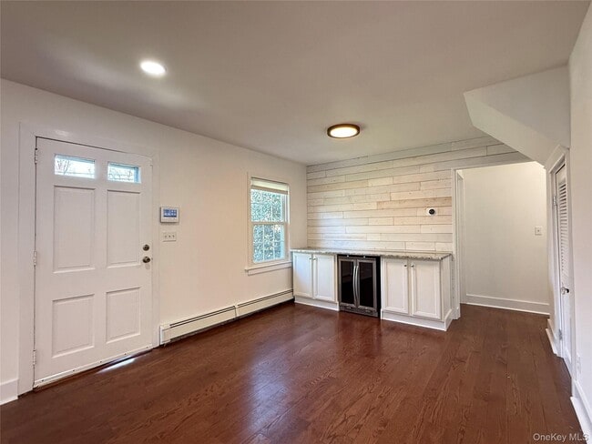 Foto del edificio - 18 Bayles Ave