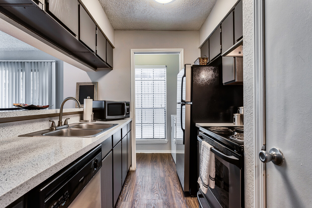 Updated Kitchens - Broadwater at Salado Creek