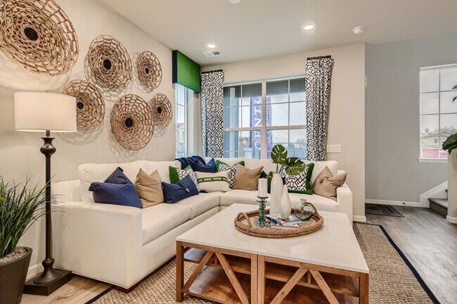 Foto del edificio - Embrace urban living in Highlands Ranch, CO with a new home at Verona.