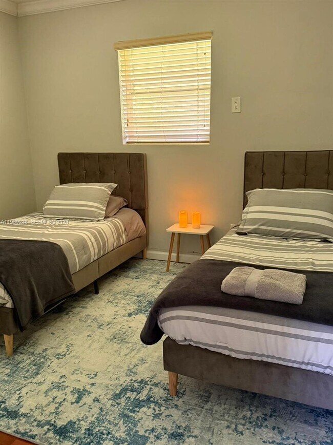 Foto del edificio - 1020 NE 172nd Terrace