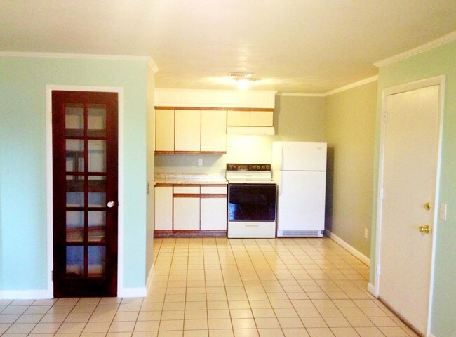 Open Kitchen! - 176 Maple Ave