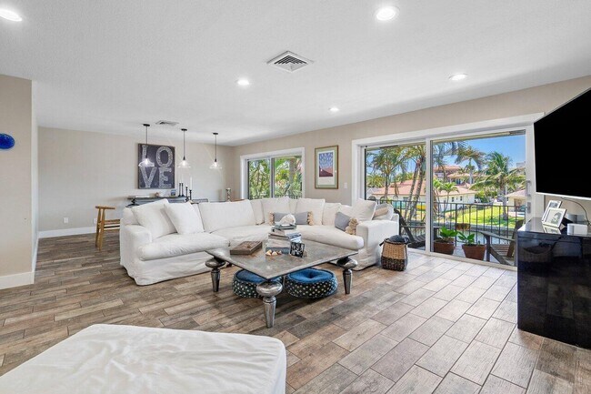 Building Photo - 4316 S Ocean Blvd