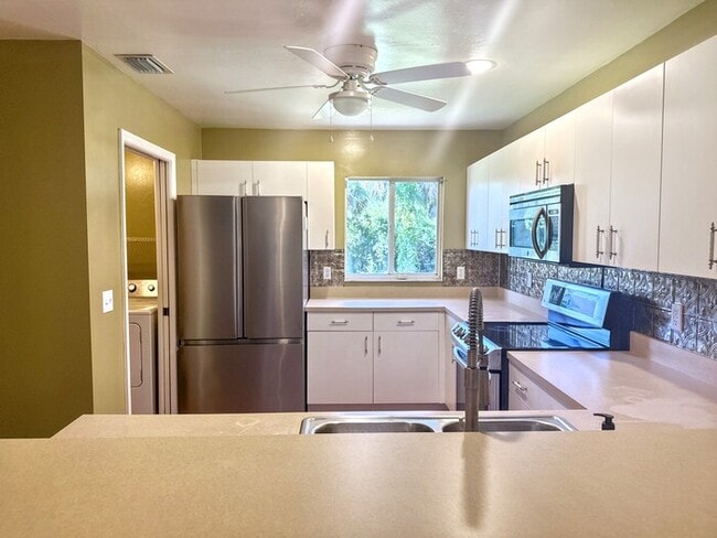 Building Photo - 2240 Safe Harbour Ct
