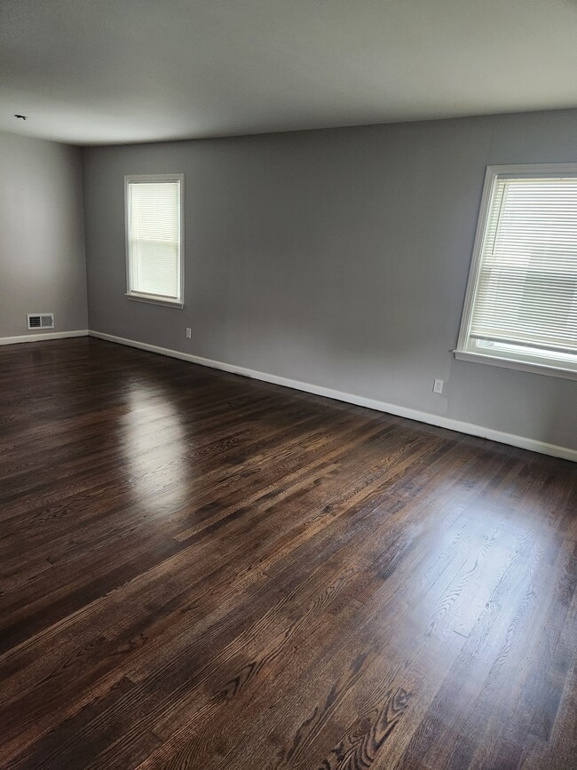 Building Photo - 2511 Millvale Ave