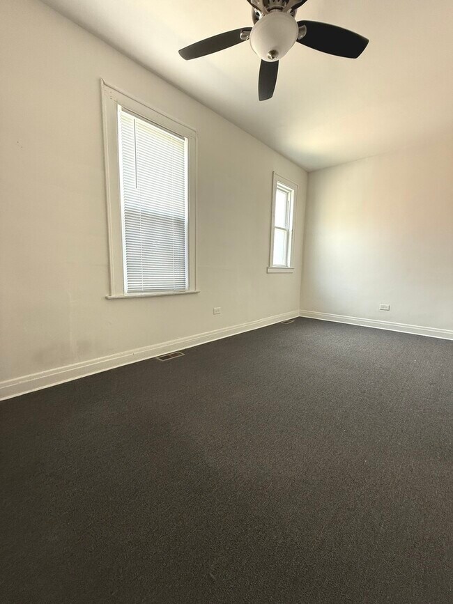 Foto del edificio - 9237 S Paxton Ave