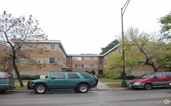 Building Photo - 7012-18 N Ridge Blvd