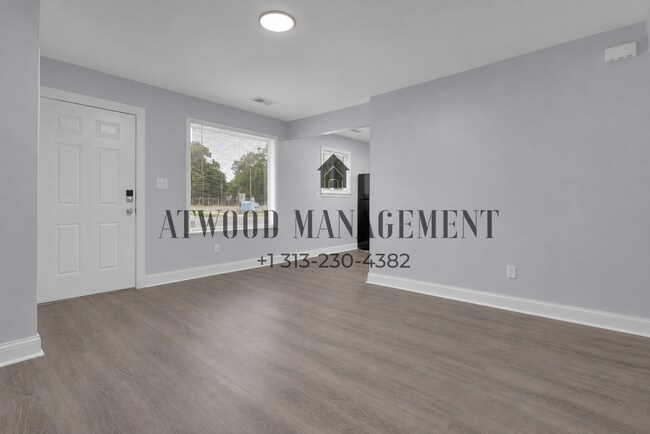 Building Photo - This beautifully updated 3-bedroom, 1-bath single-family home is ready for move-in!