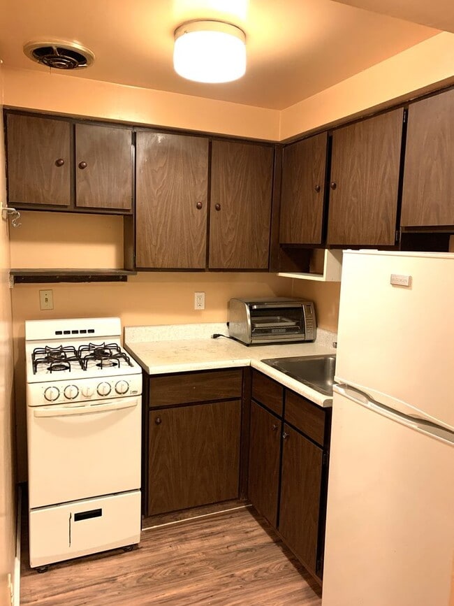 Foto del edificio - 4349 Murray Ave