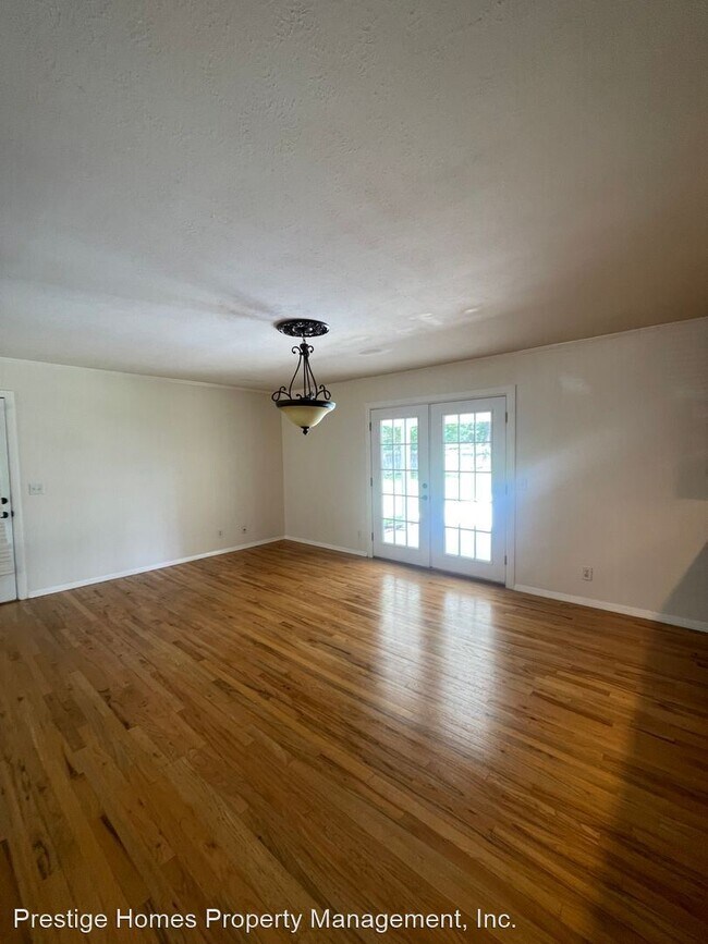 Foto del edificio - 3 br, 1.5 bath House - 930 E Lee St.