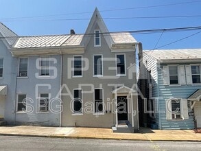 Building Photo - 38 S Penn St