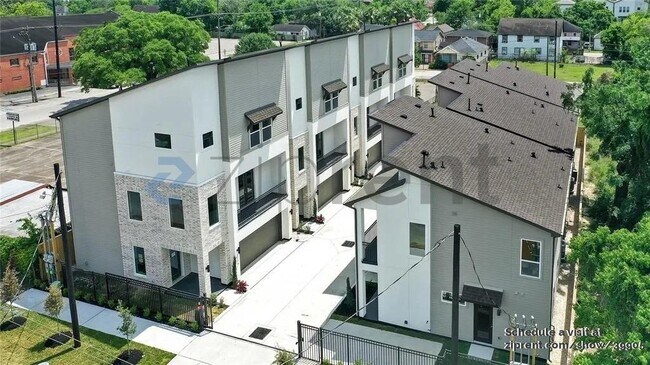 Foto del edificio - 2510 Tuam St