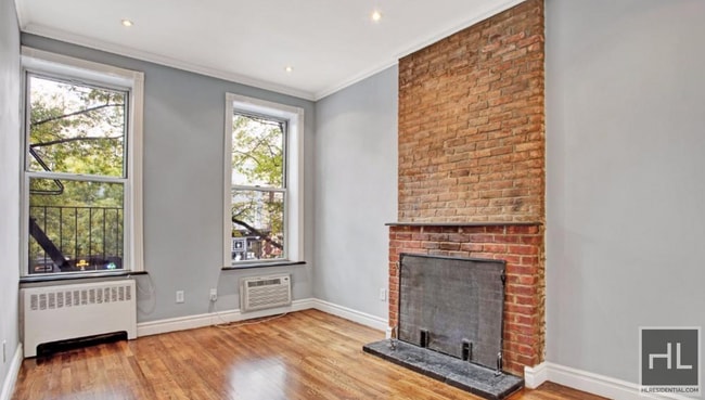 Building Photo - Hudson Street