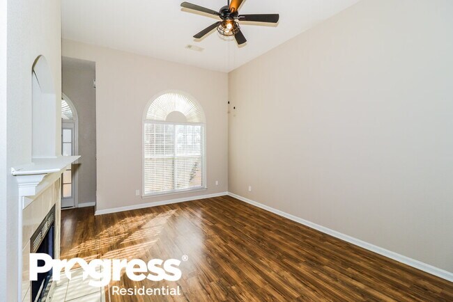 Building Photo - 6980 Parkbrook Ln