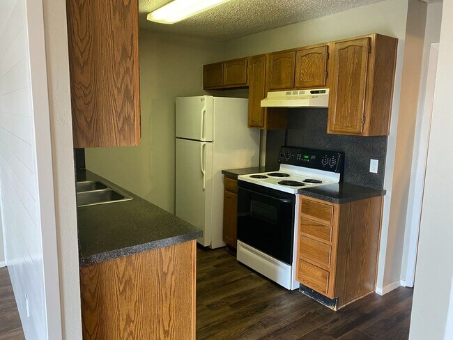 Building Photo - 1410 Courtney Pl