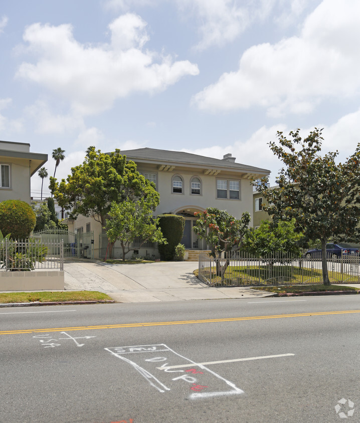 Building Photo - 550 S Wilton Pl