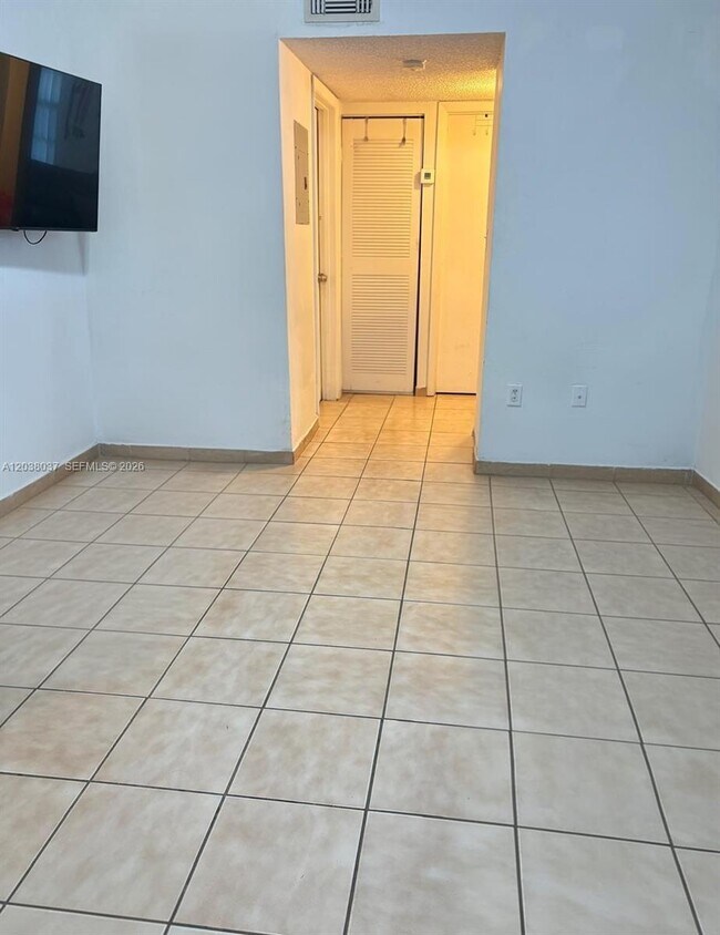 Foto del edificio - 2560 W 60th St