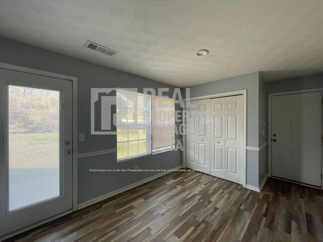 Foto del edificio - 222 Cody Dr