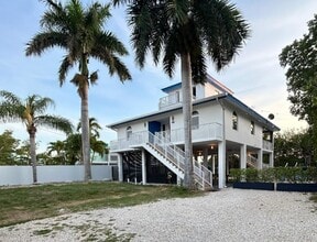 Building Photo - 350 Hazel St