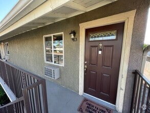 Building Photo - 800 N Mollison Ave