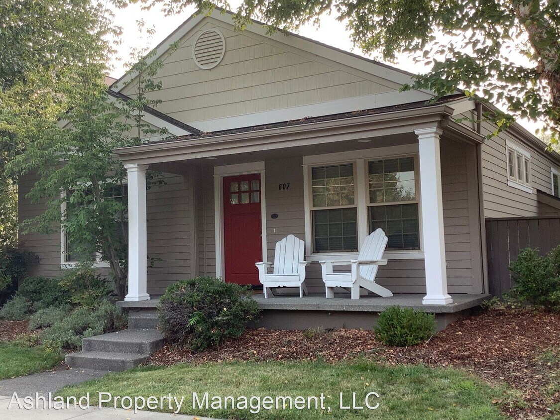 Foto principal - 3 br, 2 bath House - 607 N Mountain Ave