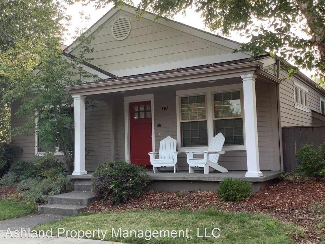 Primary Photo - 3 br, 2 bath House - 607 N Mountain Ave