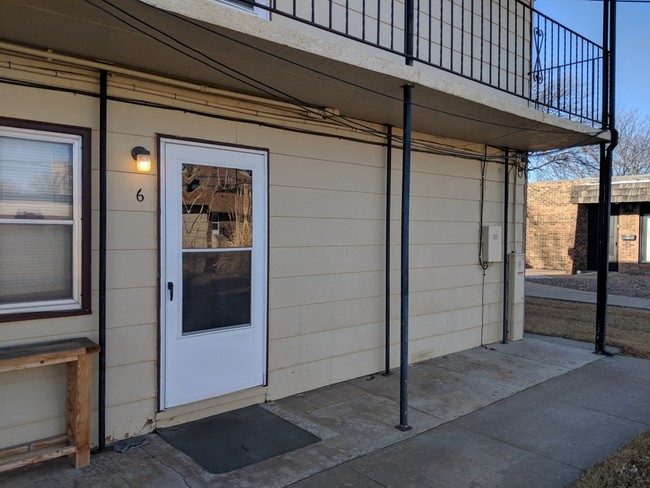 Back Entrance - 2732 Colonial St