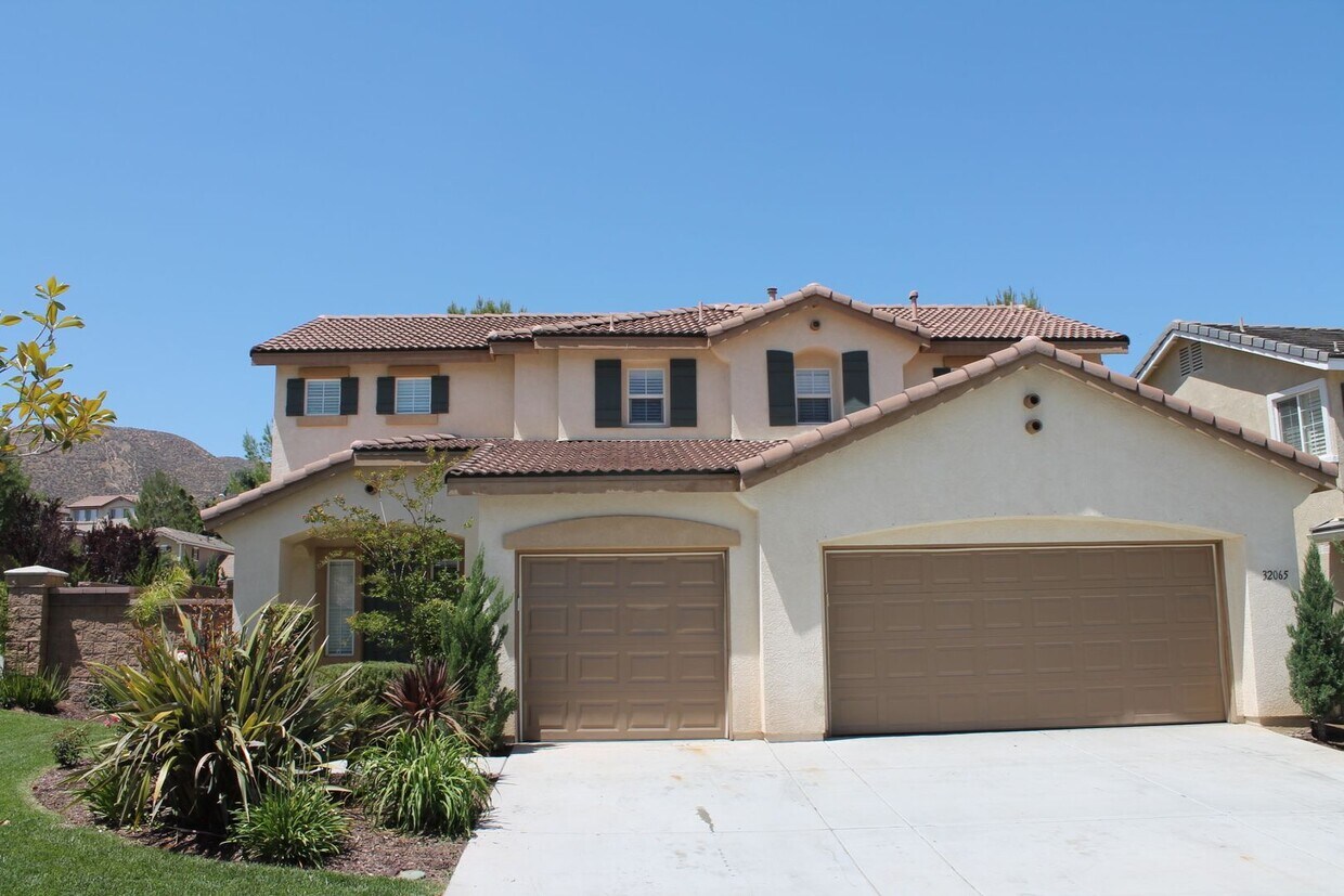 Foto principal - Canyon Hills 2 story 3bd, 2.5ba