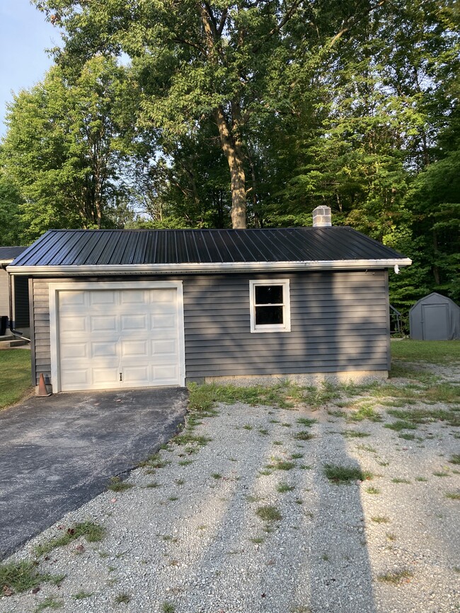 Building Photo - 2953 Sandalwood Rd