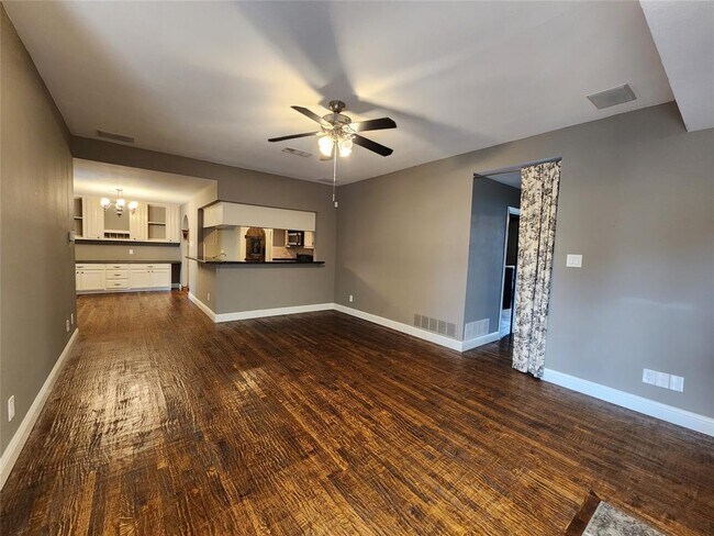 Foto del edificio - 1029 Wakefield Dr