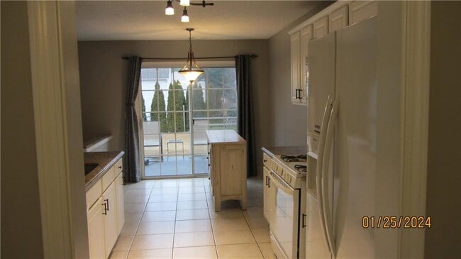 Building Photo - 642 Dahoma Trail
