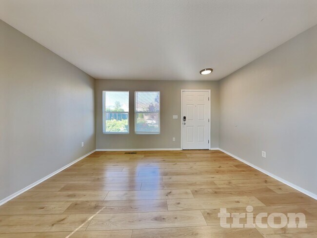 Foto del edificio - 9696 Canyon Meadows Dr