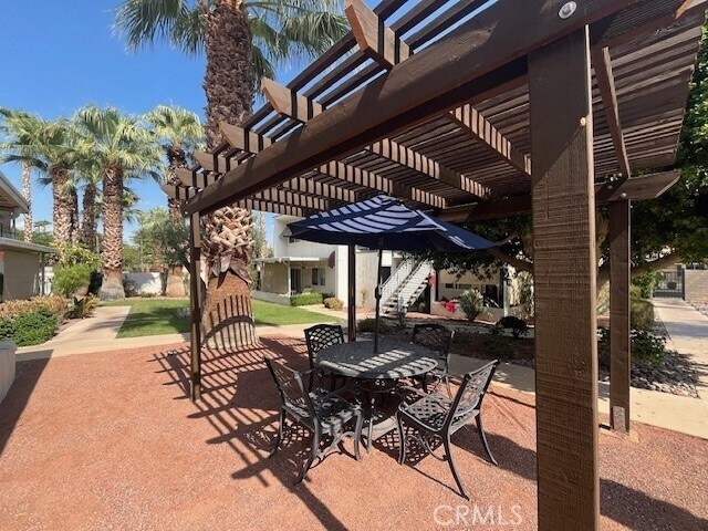 Primary Photo - 45313 Sunset Ln