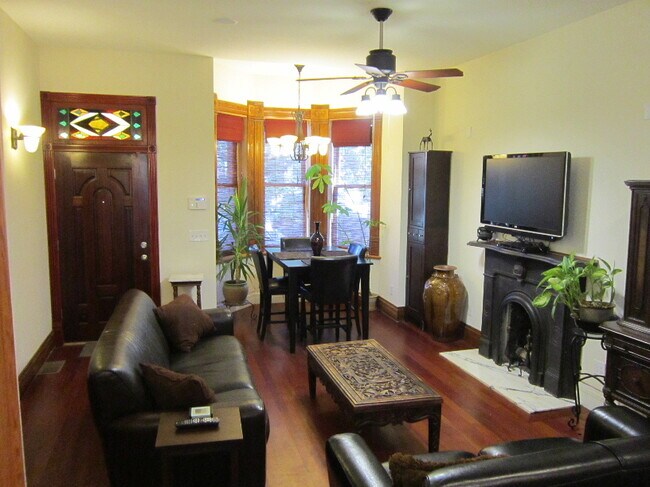 Living Area - 2423 Tremont Pl
