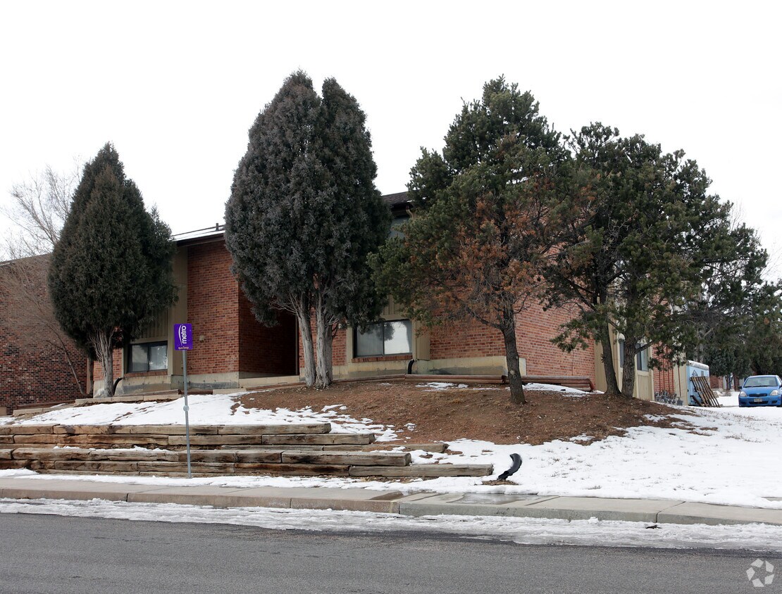 Building Photo - 1322 Holland Park Blvd