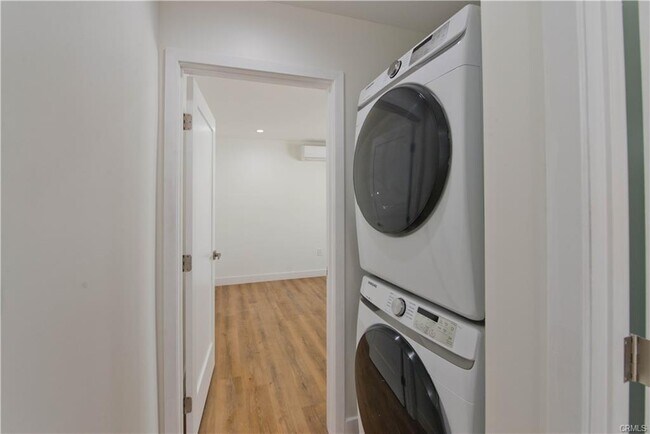 Foto del edificio - 6962 Shoshone Ave