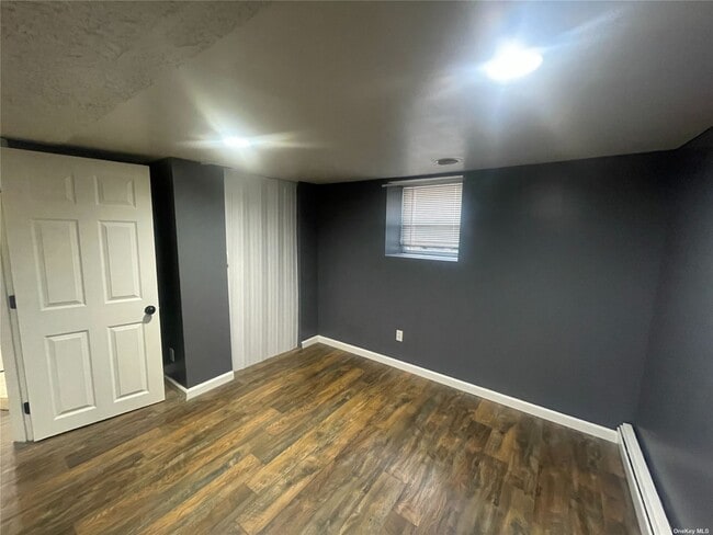 Building Photo - 522 Bayport Ave