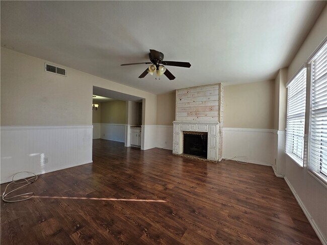 Foto del edificio - 1173 S Paula Dr