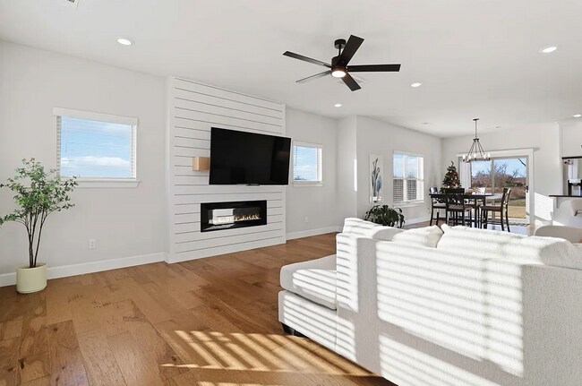 Building Photo - 1271 Bootleg Rd