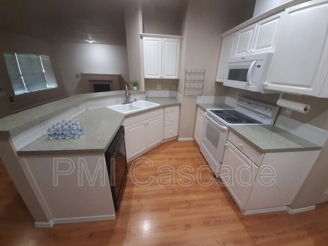 Building Photo - 2185 Hammond Ave