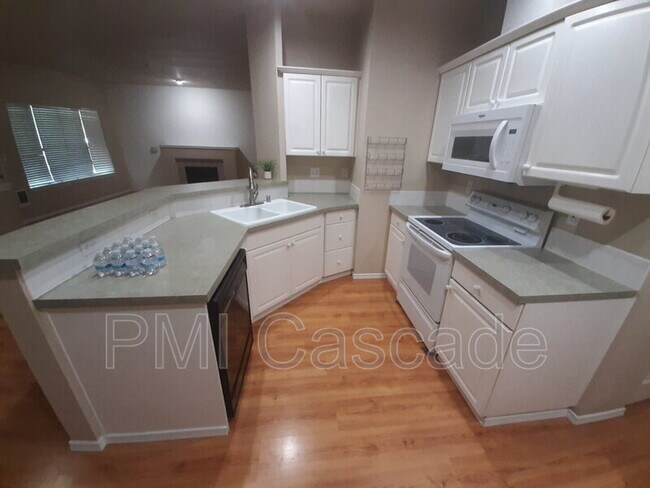 Foto del edificio - 2185 Hammond Ave