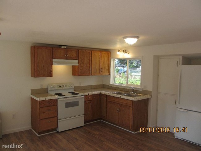 Building Photo - 33050 Lassen Dr