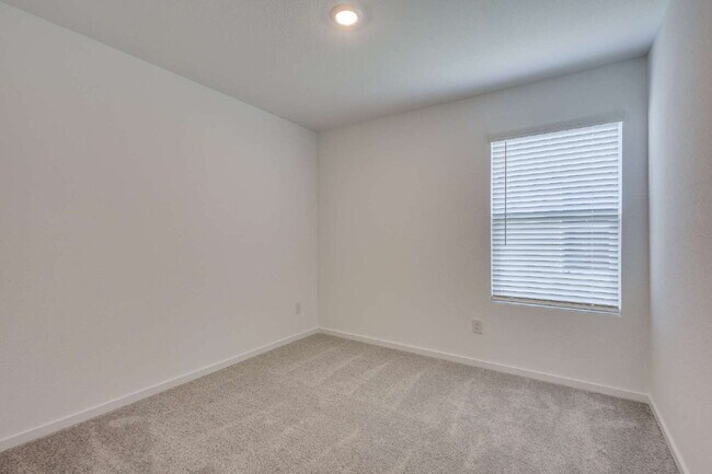 Foto del edificio - Be the First to Live Here $2,200 – Spaciou...