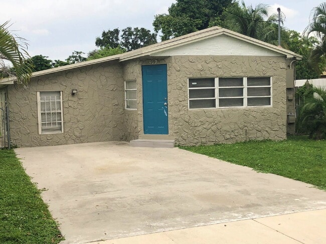 Cute & Cozy 2BD/2BA + Bonus Room Available... - Cute & Cozy 2BD/2BA + Bonus Room Available... Apartment