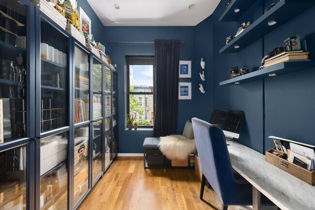 Foto del edificio - 367 Weirfield St
