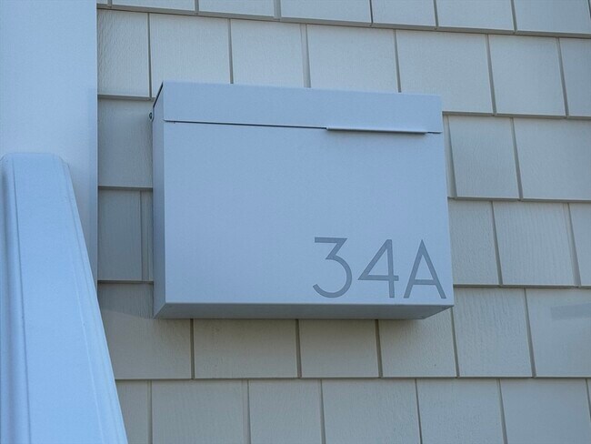 Foto del edificio - 34a Manomet Ave