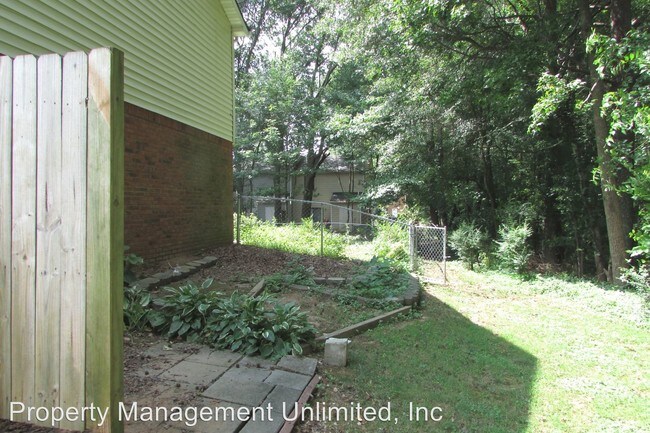 Foto del edificio - 2719 Greystone Pl