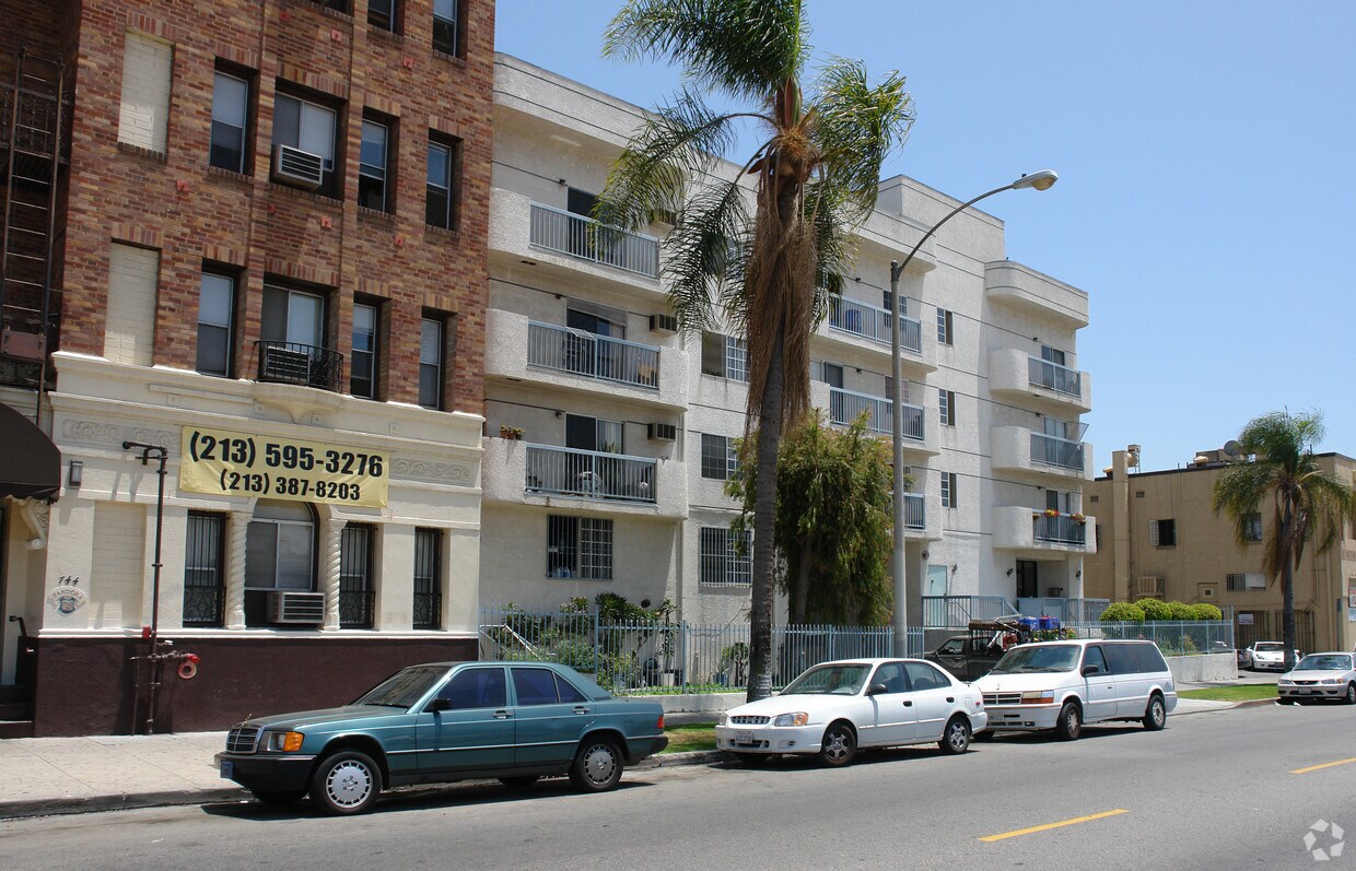 748 S Catalina St - Residential Condominium