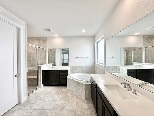 Foto del edificio - 9218 Rocking Plain Ln